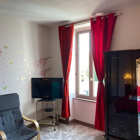 De L'ouvroux Holiday home *